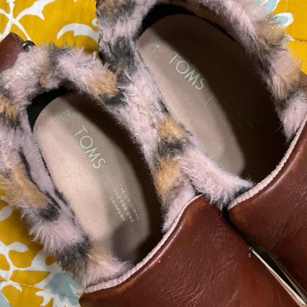 🔥Final Mark Down! Toms Brown Leather Ankle Booties with Faux Fur Trim - Picture 7 of 16
